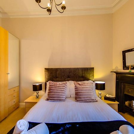אדינבורו Joivy Spacious Apartment Next To The Meadows מראה חיצוני תמונה