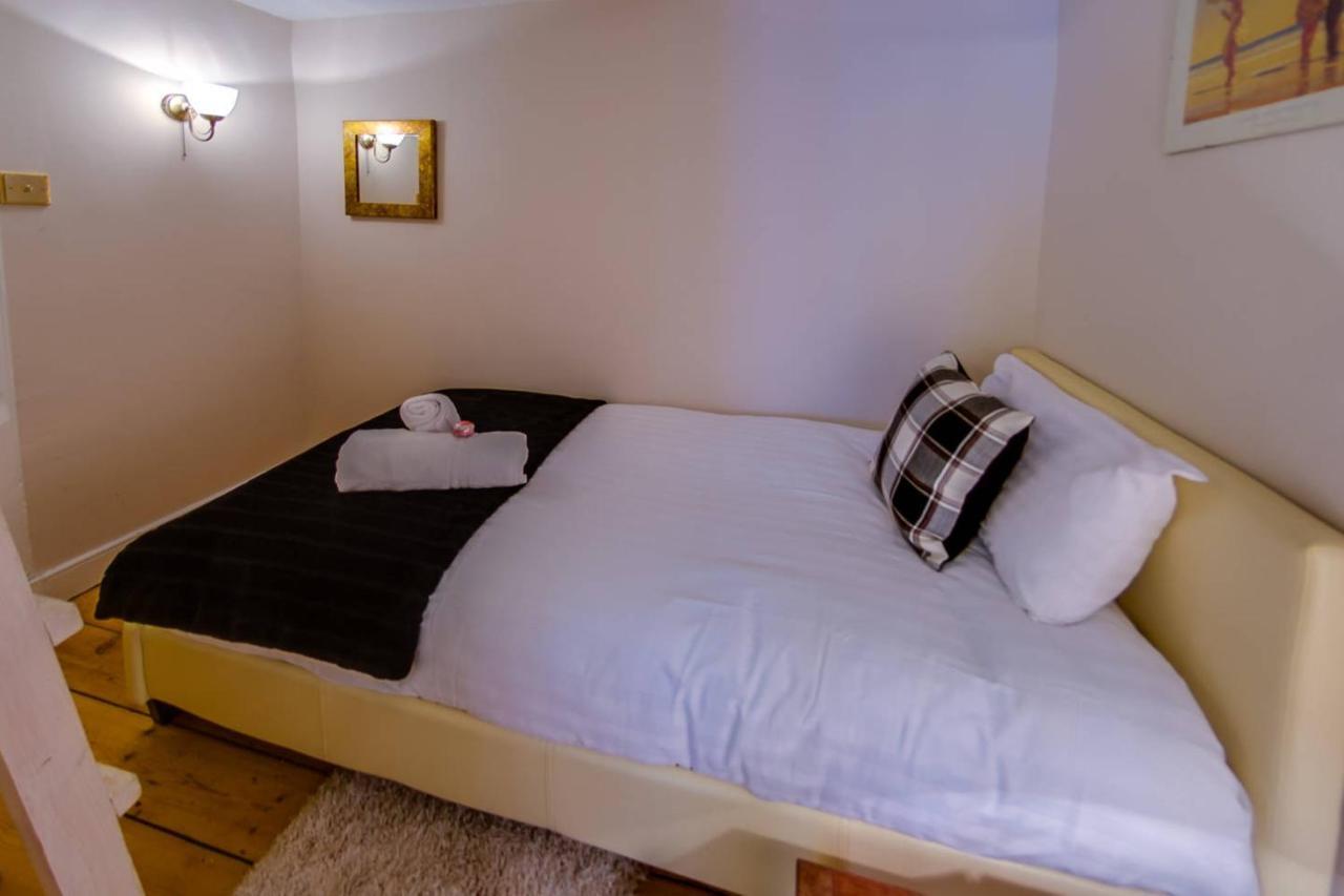 אדינבורו Joivy Spacious Apartment Next To The Meadows מראה חיצוני תמונה