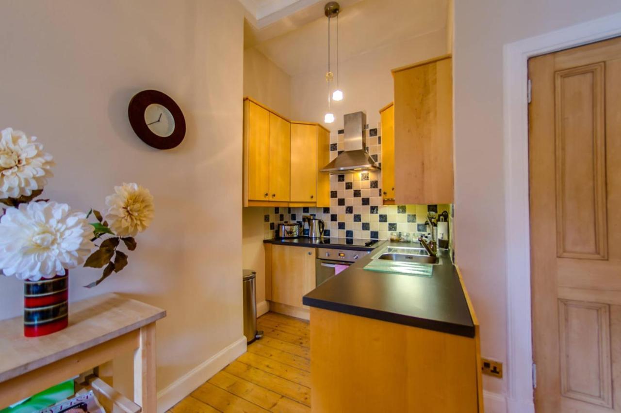 אדינבורו Joivy Spacious Apartment Next To The Meadows מראה חיצוני תמונה